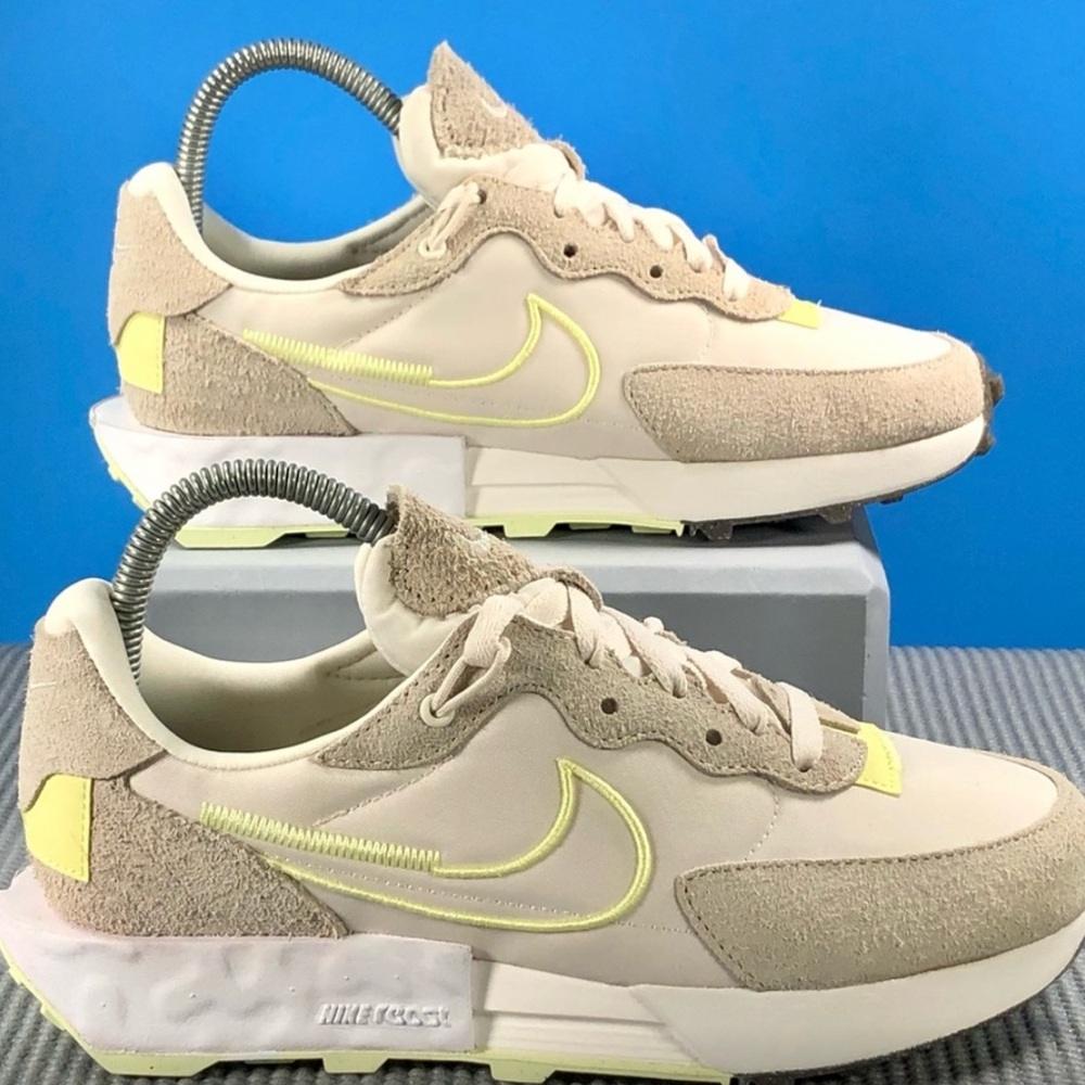 Nike Fontanka Waffle Phantom Citron Tint (Women's size 7)